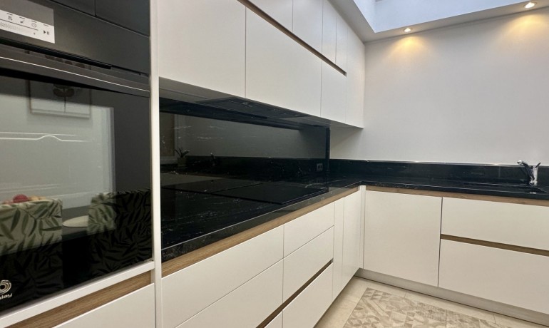 Herverkoop - Huis -
Orihuela Costa* - La Florida*