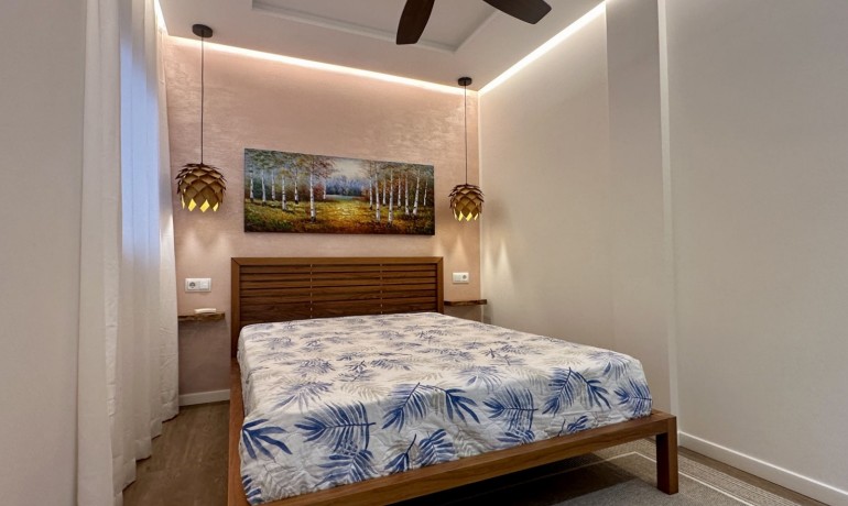 Herverkoop - Huis -
Orihuela Costa* - La Florida*