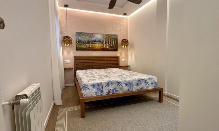 Herverkoop - Huis -
Orihuela Costa* - La Florida*