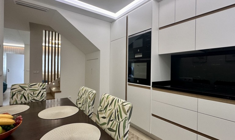 Herverkoop - Huis -
Orihuela Costa* - La Florida*