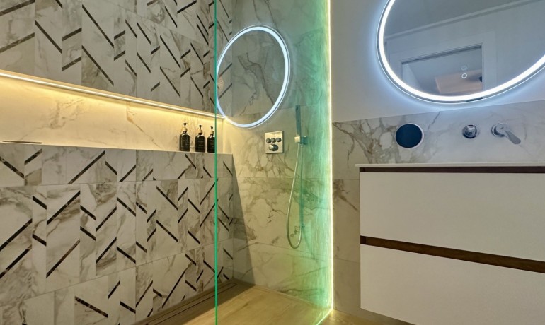 Herverkoop - Huis -
Orihuela Costa* - La Florida*