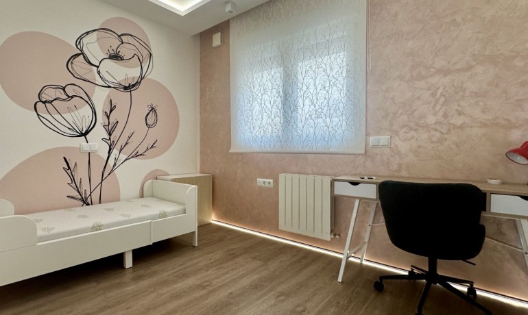 Herverkoop - Huis -
Orihuela Costa* - La Florida*