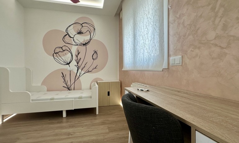 Herverkoop - Huis -
Orihuela Costa* - La Florida*