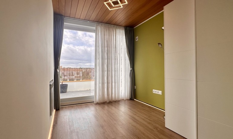 Herverkoop - Huis -
Orihuela Costa* - La Florida*