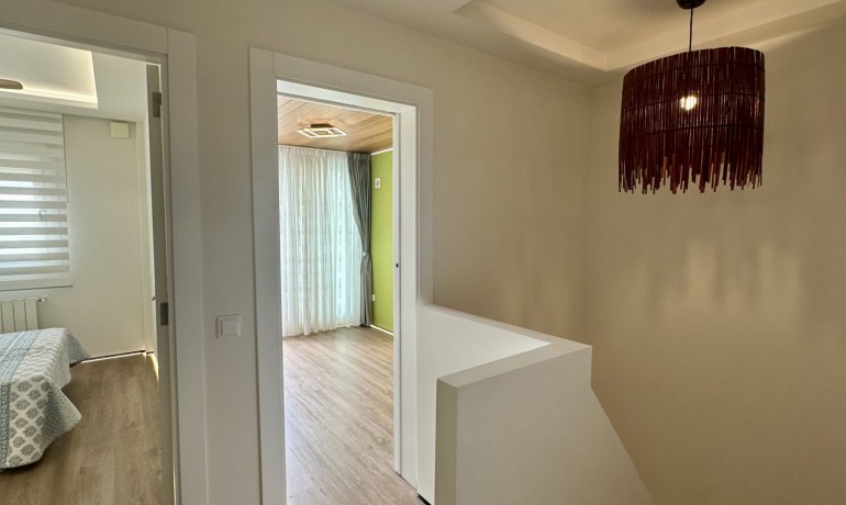 Herverkoop - Huis -
Orihuela Costa* - La Florida*