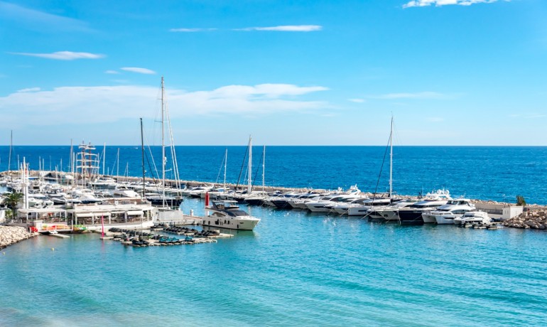 Venta - Apartamento / piso -
Altea