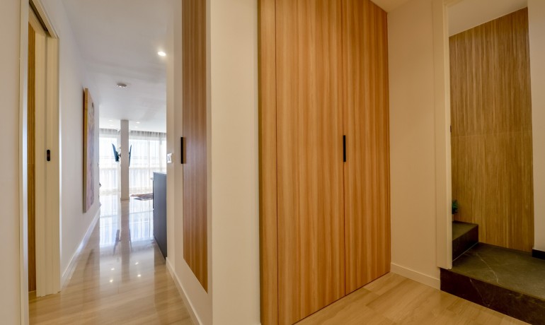 Venta - Apartamento / piso -
Altea