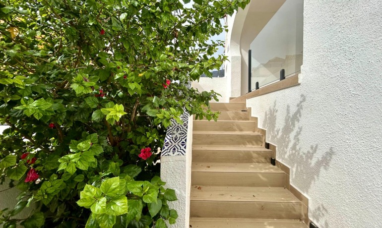 Herverkoop - Appartement / Flat -
San Miguel de Salinas* - Las filipinas