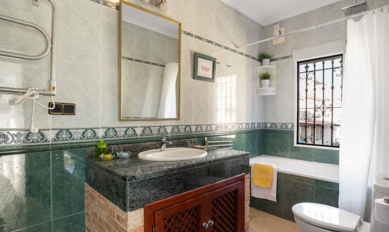 Herverkoop - Huis -
Orihuela Costa* - Los Almendros-La Florida