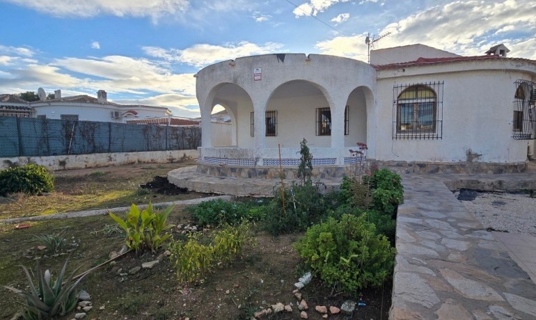 Revente - Villa -
Torrevieja* - El Chaparal