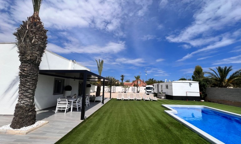Revente - Finca Country Property -
Elche* - La Marina