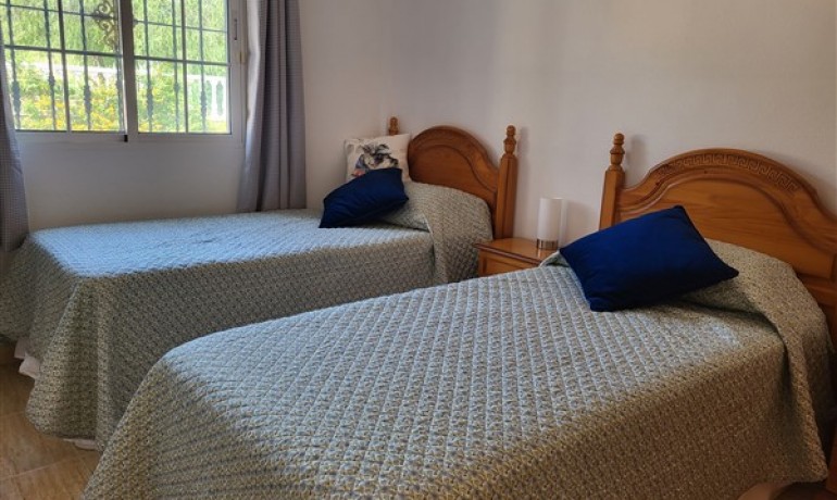 Sale - Villa -
Villamartin