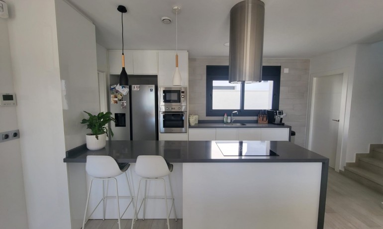 Herverkoop - Huis -
Alicante* - Daya Vieja