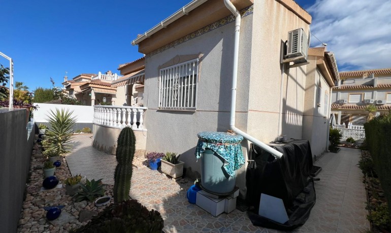 Herverkoop - Villa -
Algorfa - La Finca Golf Resort