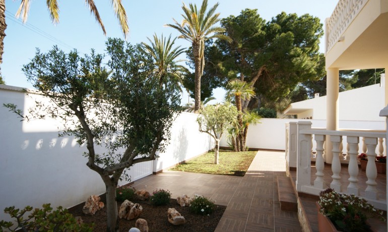 Herverkoop - Villa -
Orihuela Costa* - Costa Blanca
