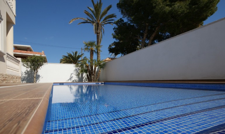 Herverkoop - Villa -
Orihuela Costa* - Costa Blanca