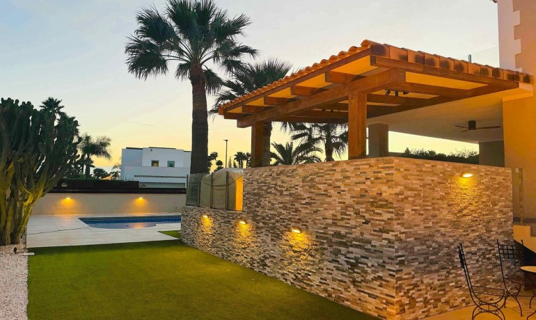 Herverkoop - Villa -
L´Alfàs del Pí* - Costa Blanca