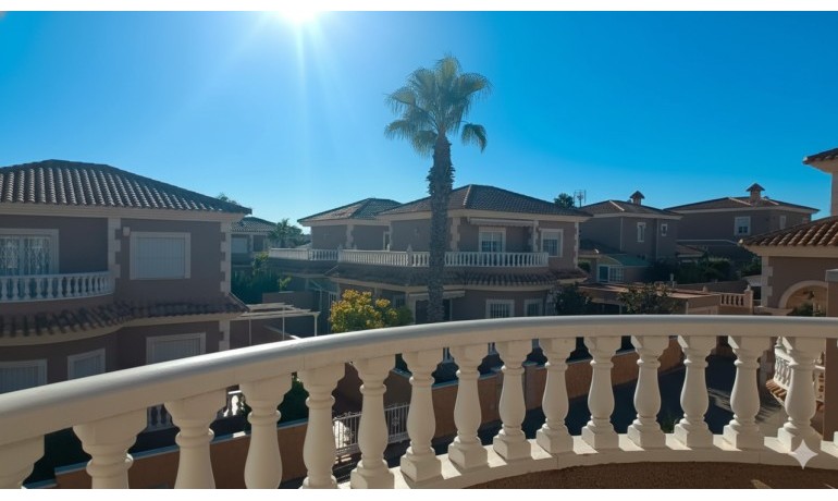 Herverkoop - Villa -
Los Altos