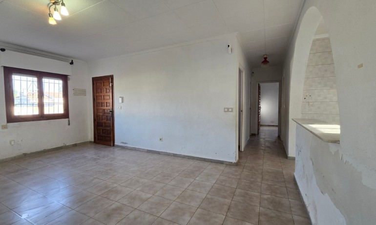 Herverkoop - Villa -
Torrevieja* - El Chaparral