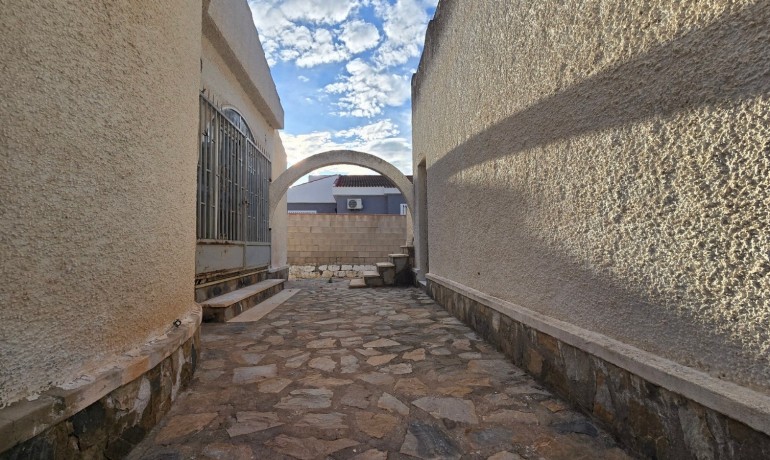 Herverkoop - Villa -
Torrevieja* - El Chaparral