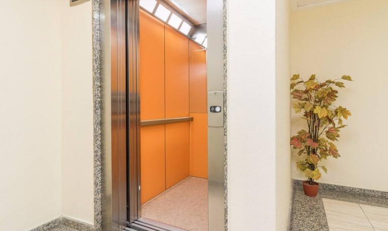 Herverkoop - Appartement / Flat -
Torrevieja* - Centro