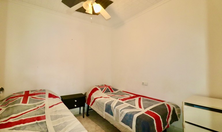 Herverkoop - Huis -
Torrevieja - Torreta