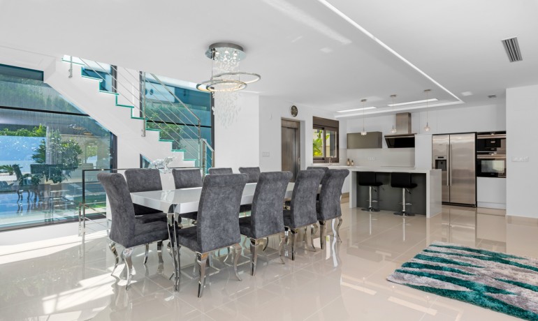 Herverkoop - Villa -
San Miguel - San Miguel Salinas