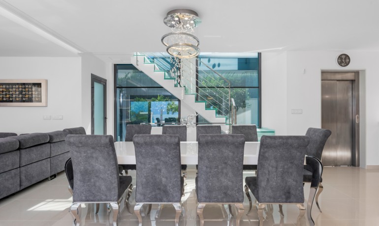 Herverkoop - Villa -
San Miguel - San Miguel Salinas