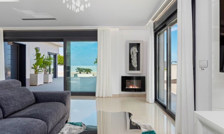 Herverkoop - Villa -
San Miguel - San Miguel Salinas