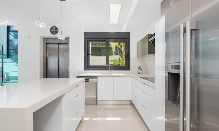 Herverkoop - Villa -
San Miguel - San Miguel Salinas