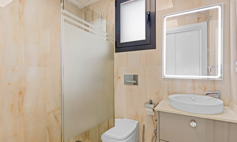 Herverkoop - Villa -
San Miguel - San Miguel Salinas