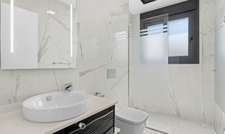 Herverkoop - Villa -
San Miguel - San Miguel Salinas