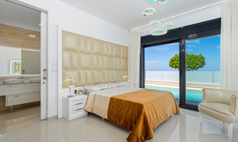 Herverkoop - Villa -
San Miguel - San Miguel Salinas