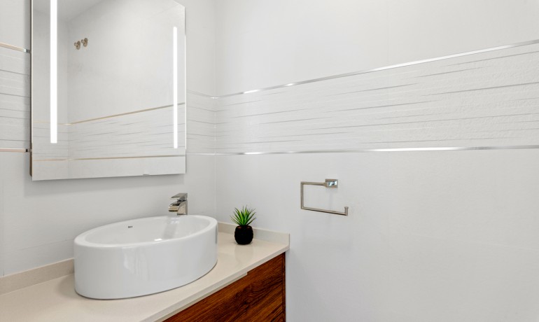 Herverkoop - Villa -
San Miguel - San Miguel Salinas