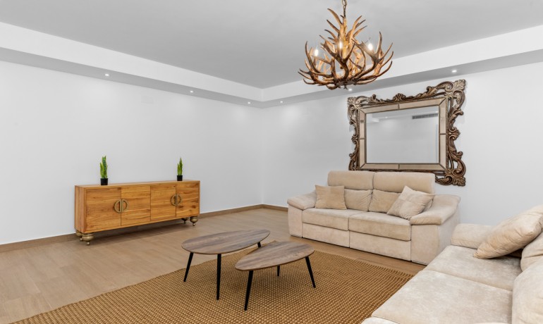 Herverkoop - Villa -
San Miguel - San Miguel Salinas