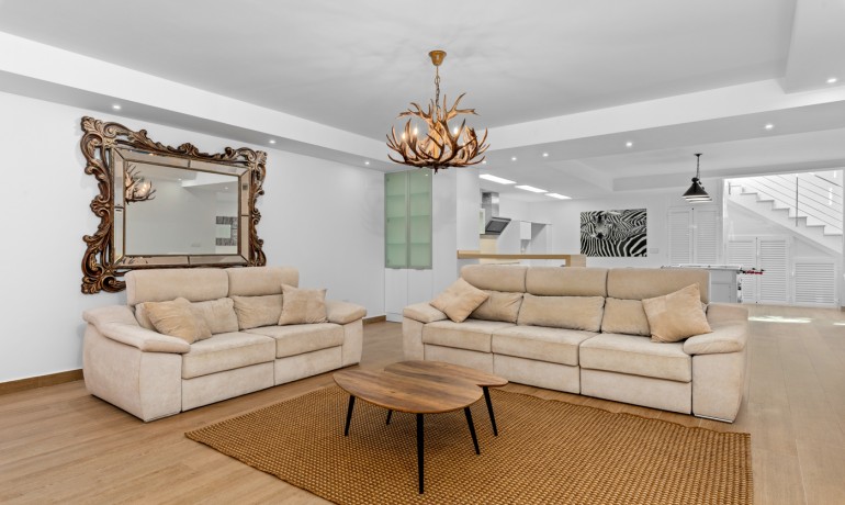 Herverkoop - Villa -
San Miguel - San Miguel Salinas