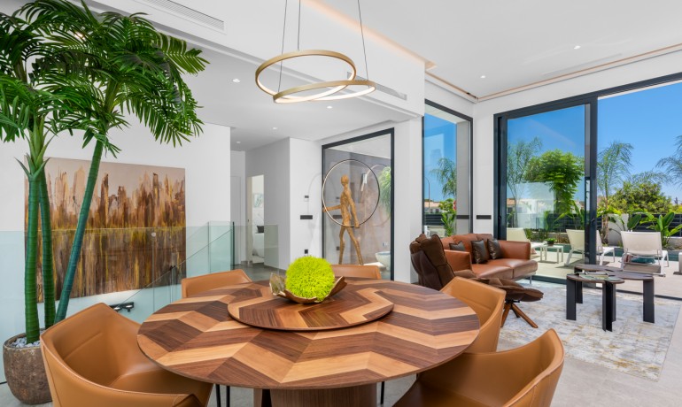 Herverkoop - Villa -
El Campello - El Amerador