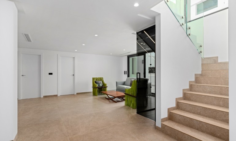 Herverkoop - Villa -
El Campello - El Amerador