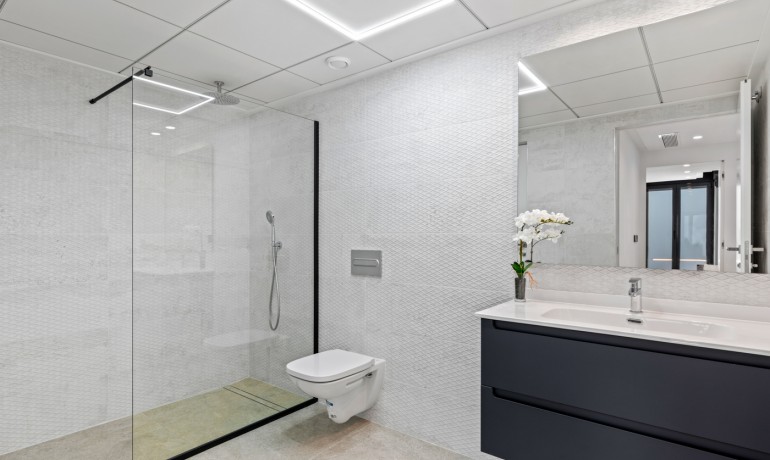 Herverkoop - Villa -
El Campello - El Amerador