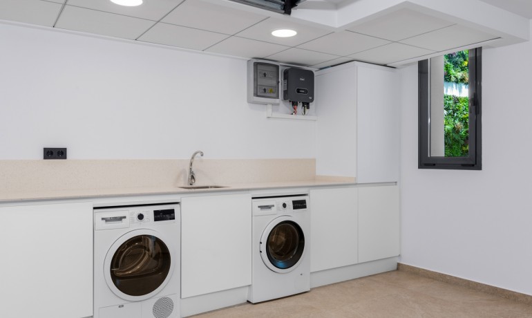 Herverkoop - Villa -
El Campello - El Amerador