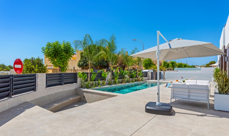 Herverkoop - Villa -
El Campello - El Amerador