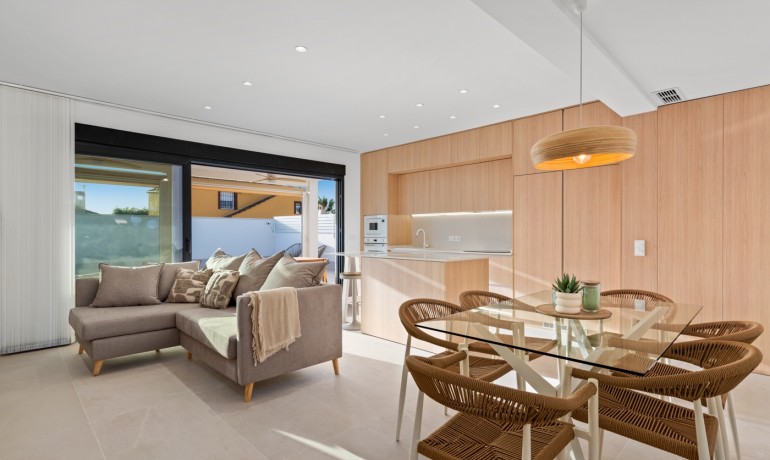 Herverkoop - Villa -
Torrevieja - El Chaparral