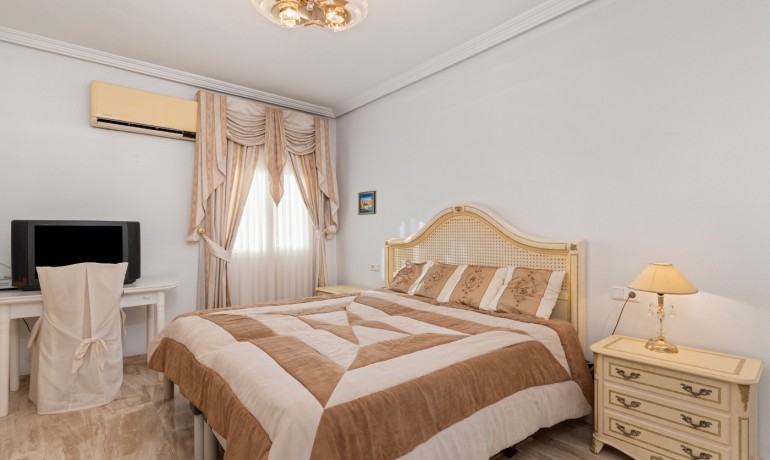 Herverkoop - Villa -
Ciudad Quesada - Rojales - Doña pepa