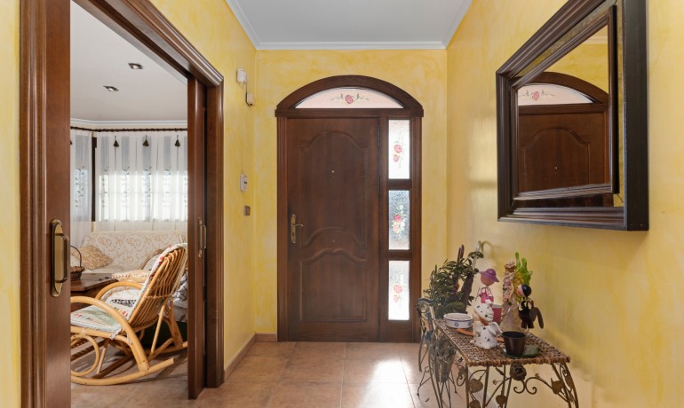 Herverkoop - Finca / Landgoed -
Beniel - Carretera de Beniel