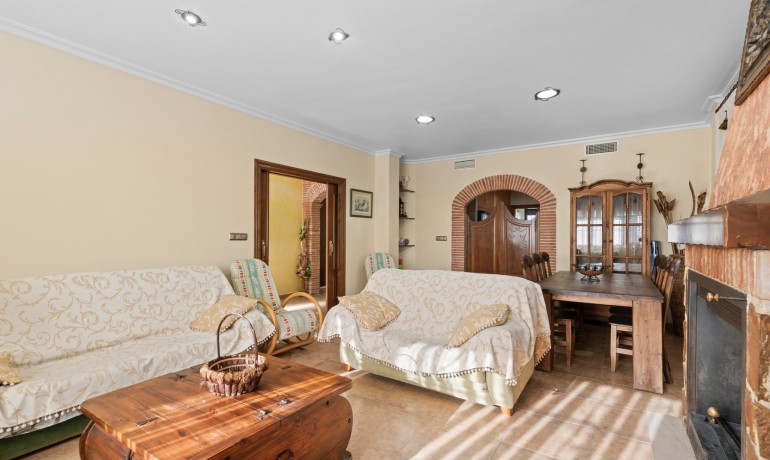 Herverkoop - Finca / Landgoed -
Beniel - Carretera de Beniel