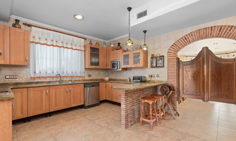 Herverkoop - Finca / Landgoed -
Beniel - Carretera de Beniel