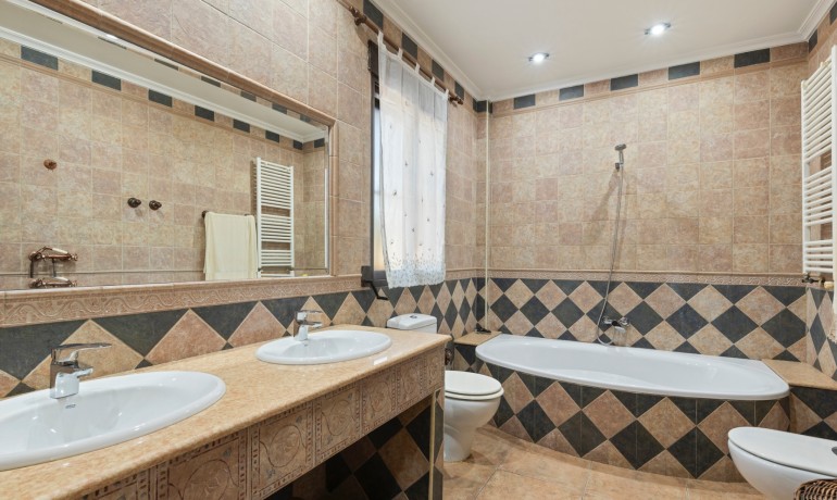 Herverkoop - Finca / Landgoed -
Beniel - Carretera de Beniel