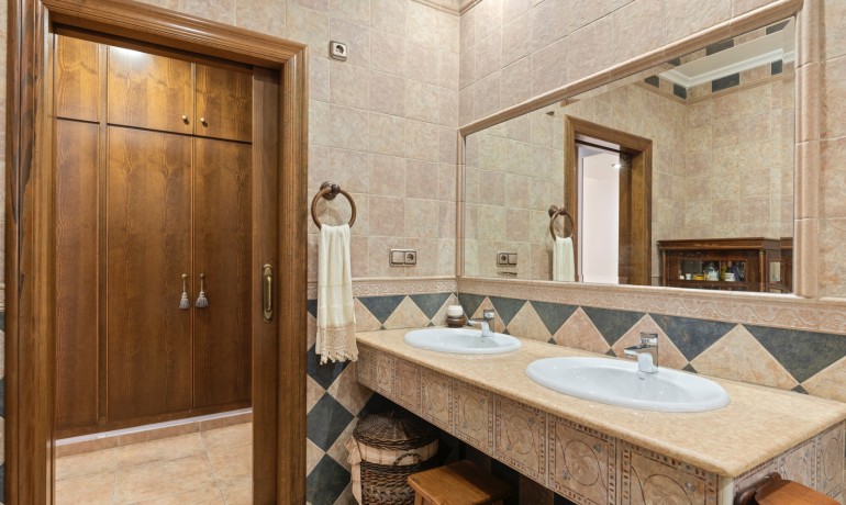 Herverkoop - Finca / Landgoed -
Beniel - Carretera de Beniel