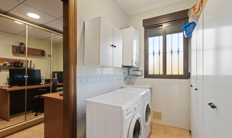 Herverkoop - Finca / Landgoed -
Beniel - Carretera de Beniel