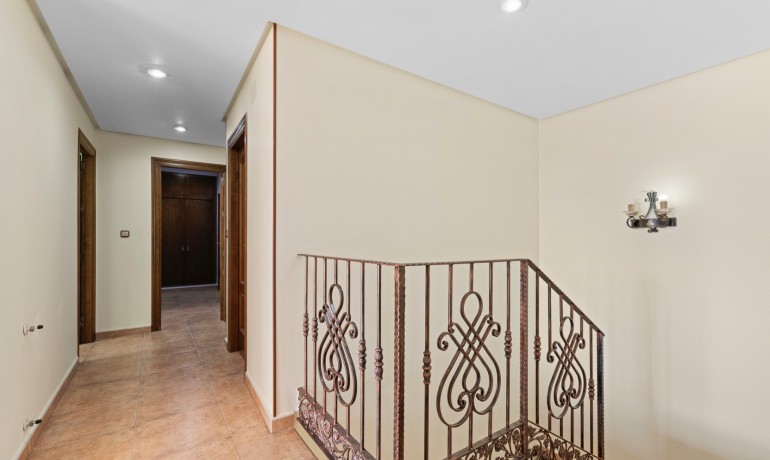 Herverkoop - Finca / Landgoed -
Beniel - Carretera de Beniel